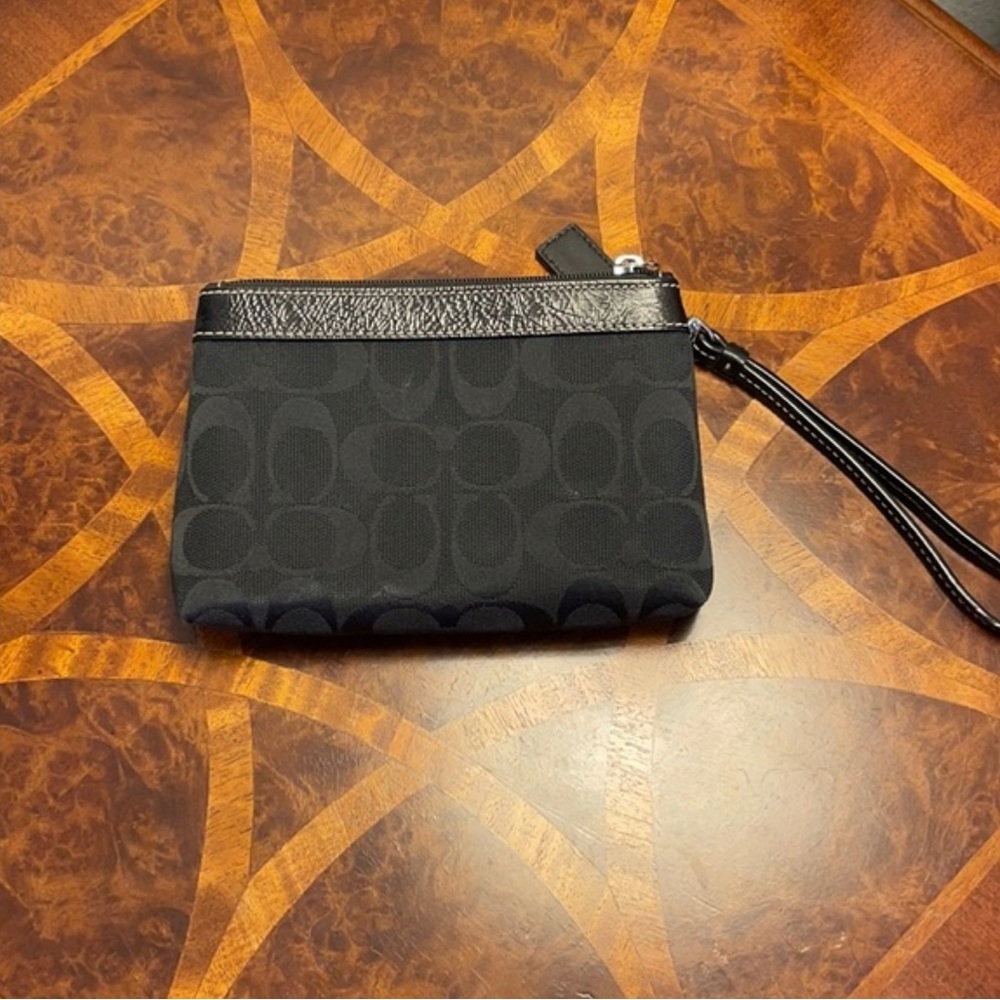 Coach Black Wristlet Clutch Authentic Free Used Excellent Condition Like New - Picture 6 of 14